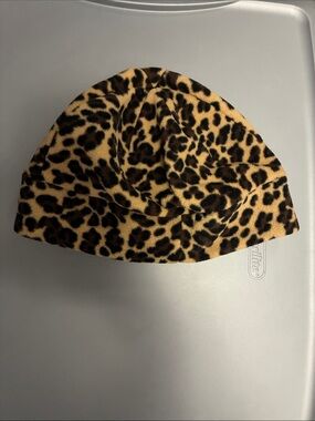 Leopard women’s fleece beanie
